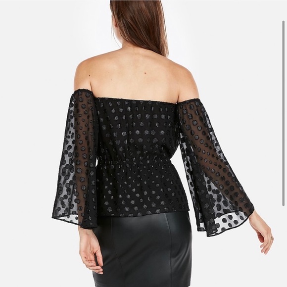 ➕off the shoulder polka dot top➕ - Picture 3 of 7